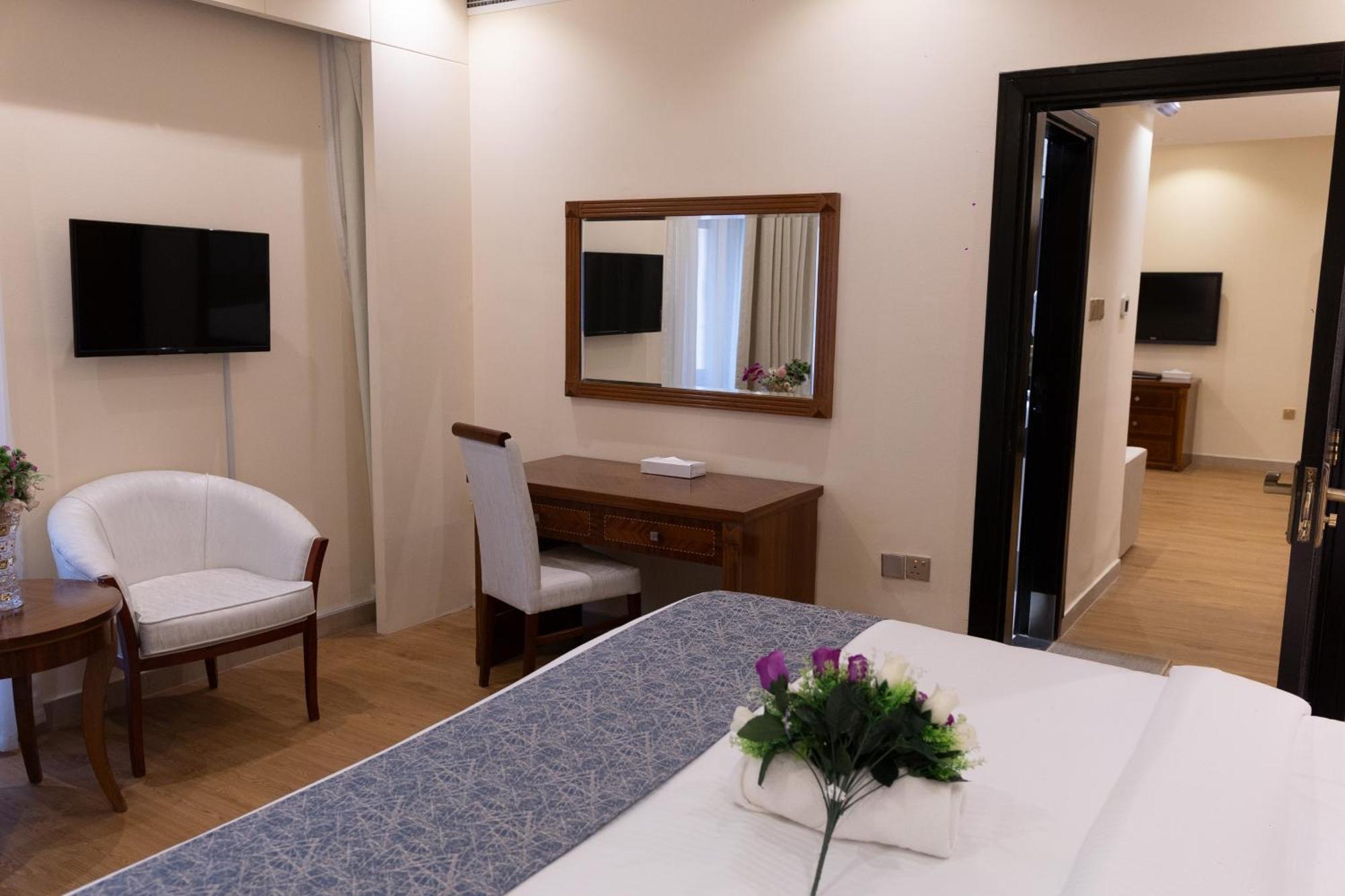 Vendome Plaza Hotel Дубай Экстерьер фото