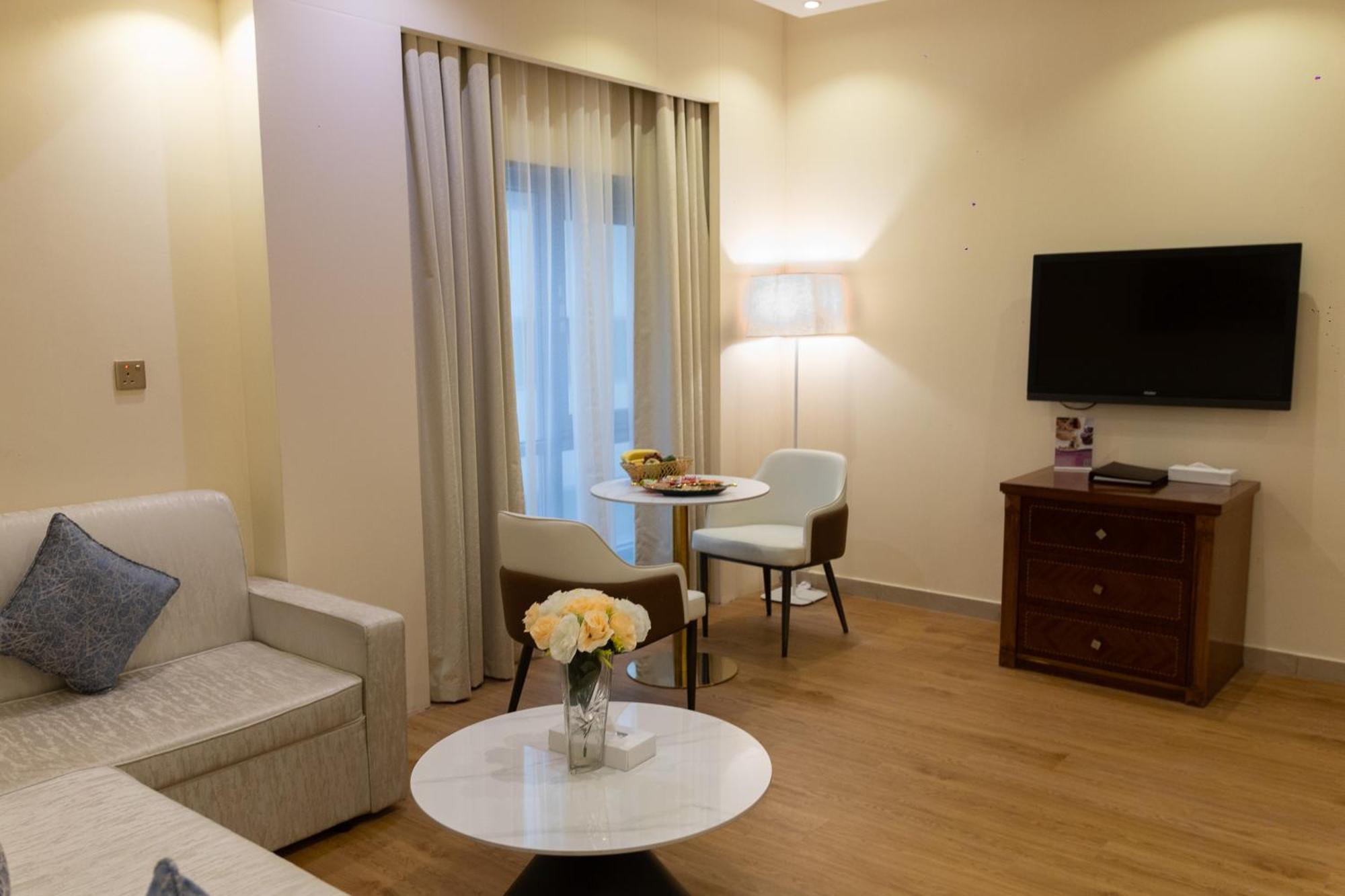 Vendome Plaza Hotel Дубай Экстерьер фото