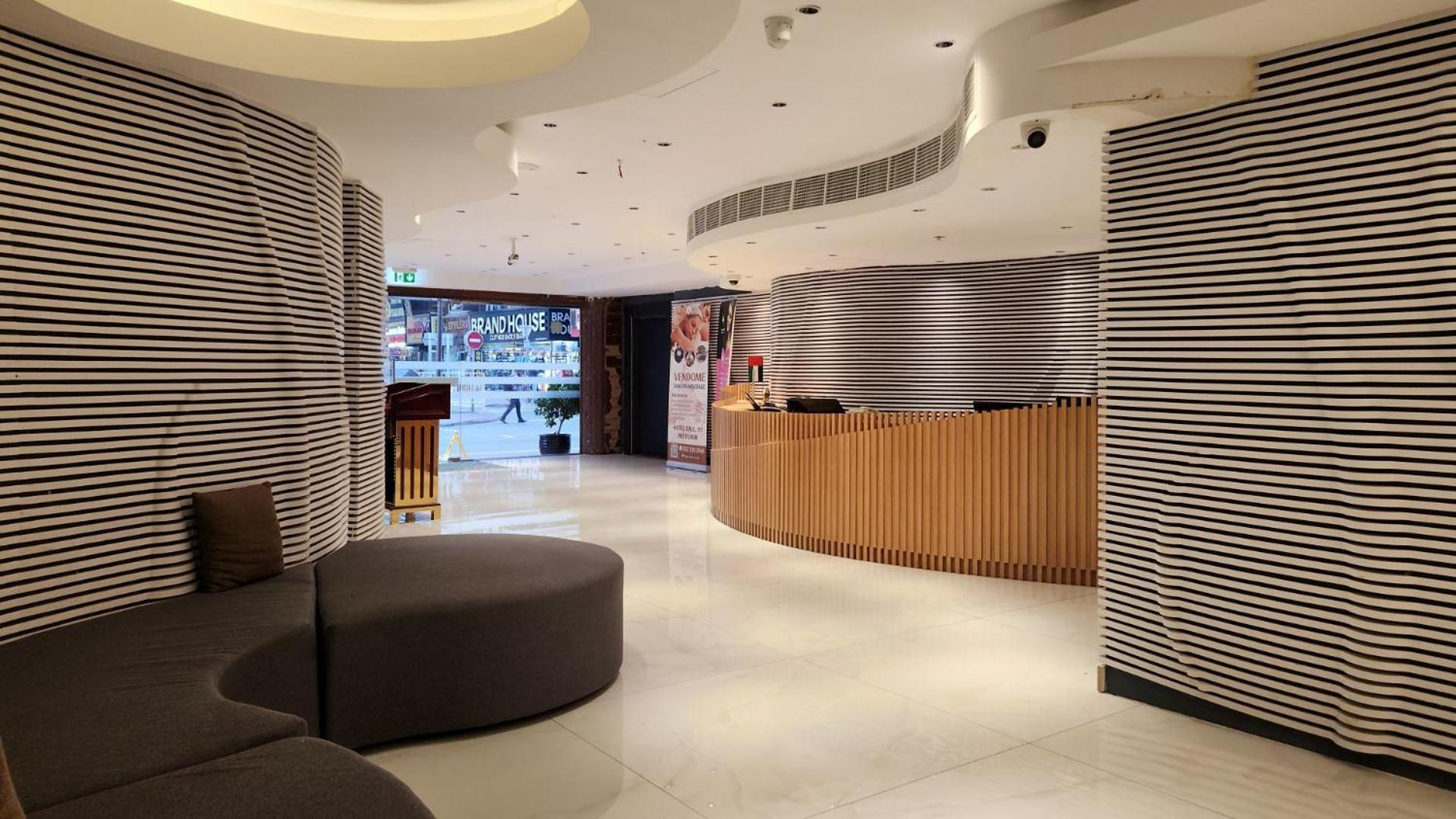 Vendome Plaza Hotel Дубай Экстерьер фото