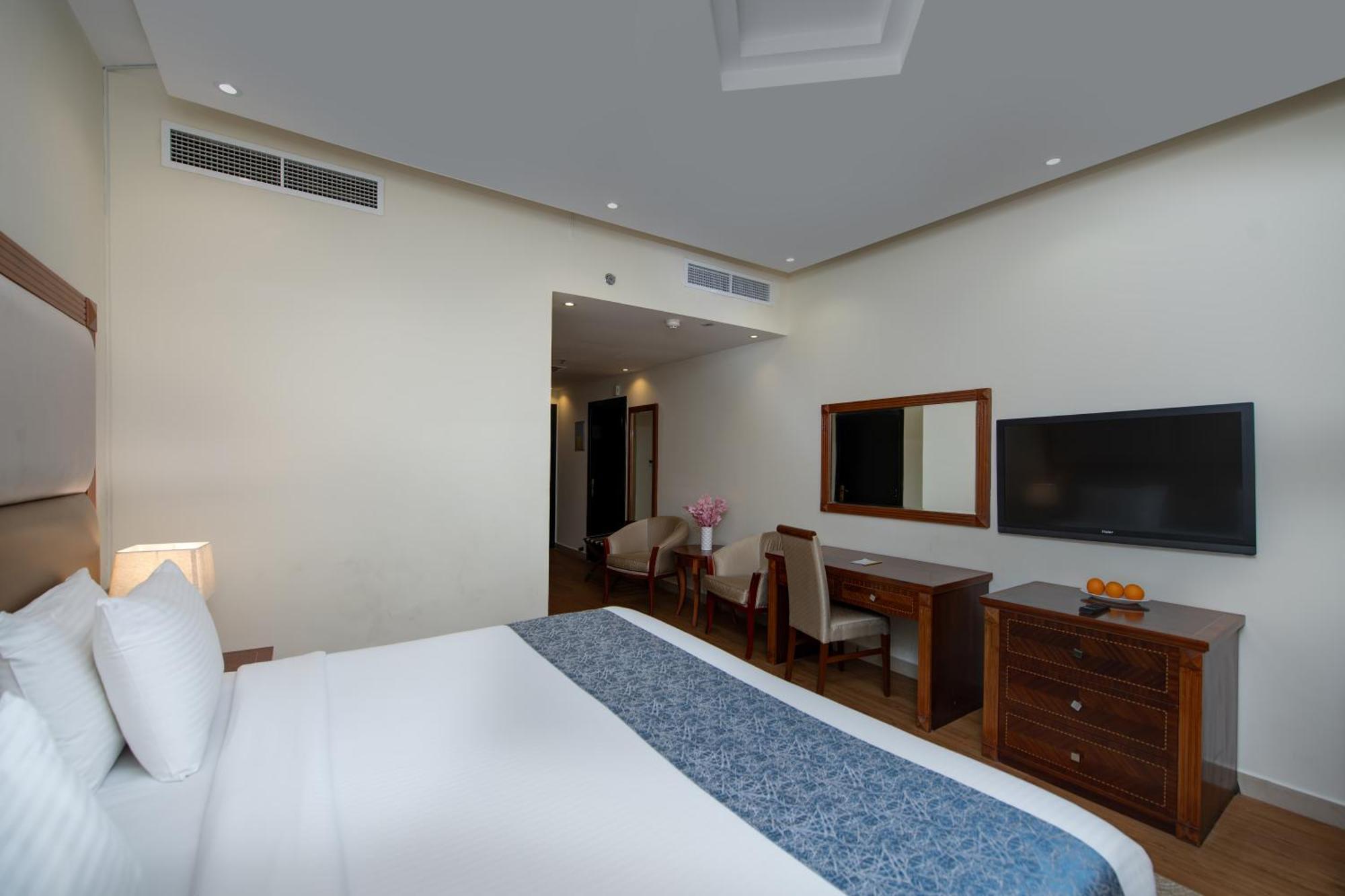 Vendome Plaza Hotel Дубай Экстерьер фото