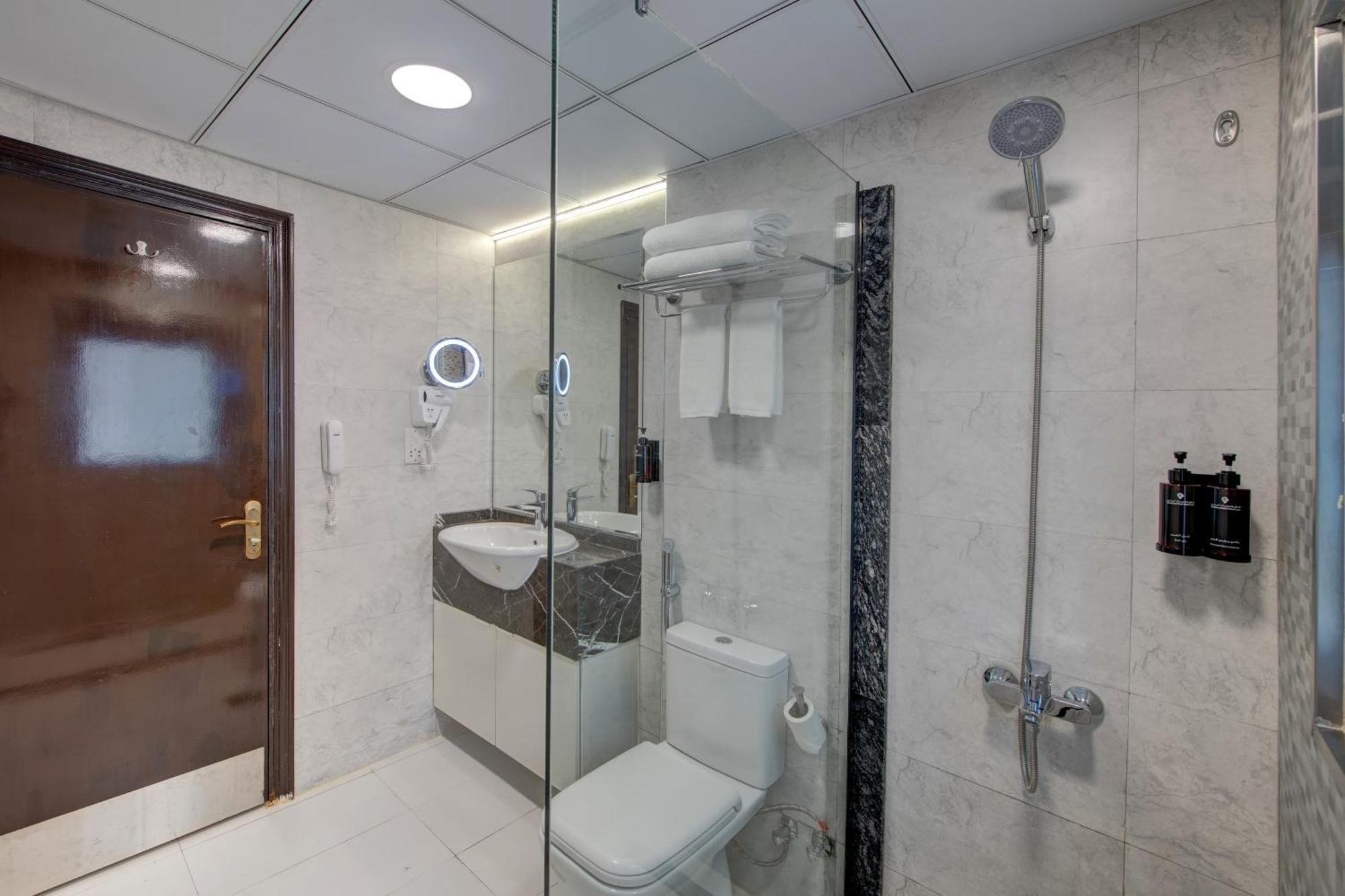 Vendome Plaza Hotel Дубай Экстерьер фото